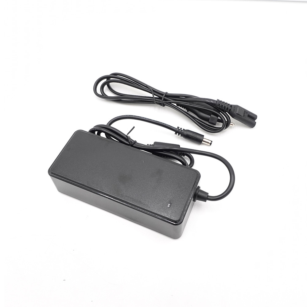 Chargeur 36V - 42V / 2A (connecteur DC 5.5 - 2.1mm)